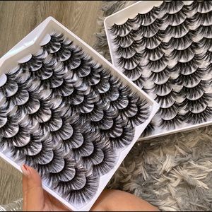 20 pair of lashes